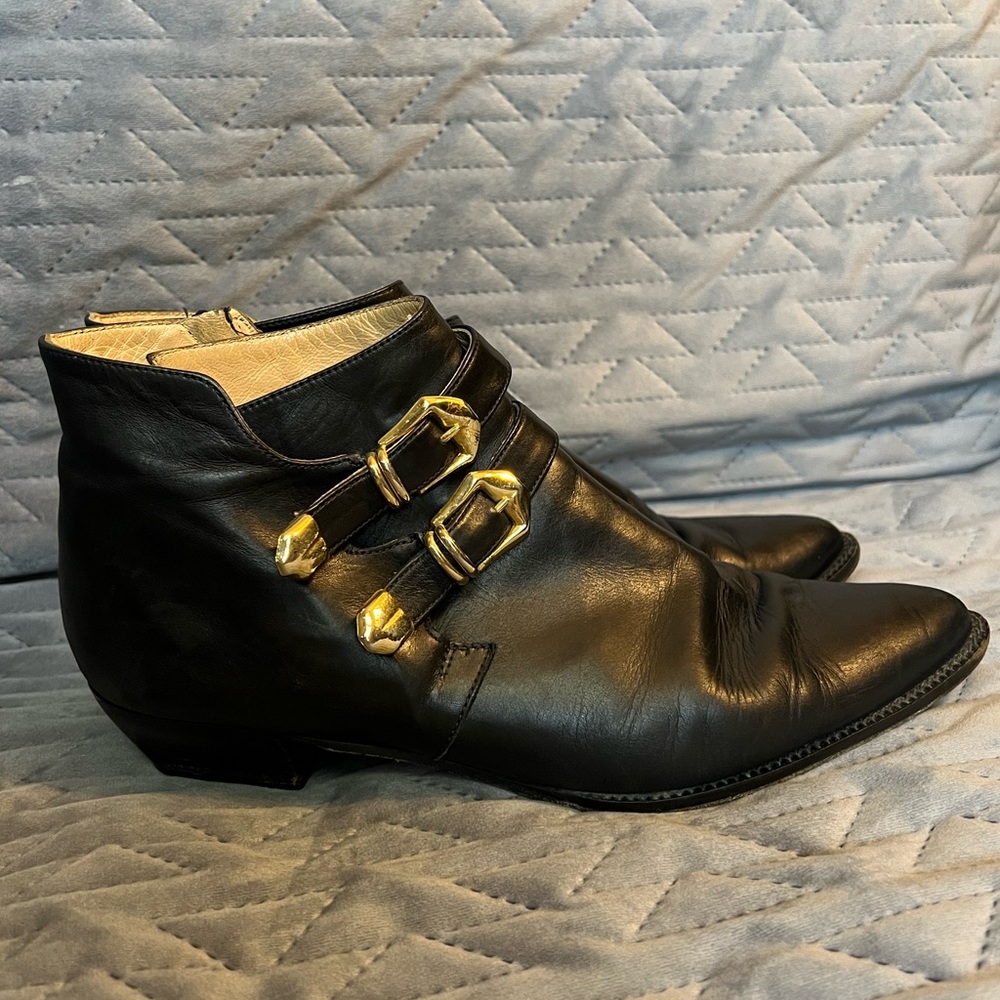 Vintage Bloomingdale’s black booties with gold buckles size 9-10 best
